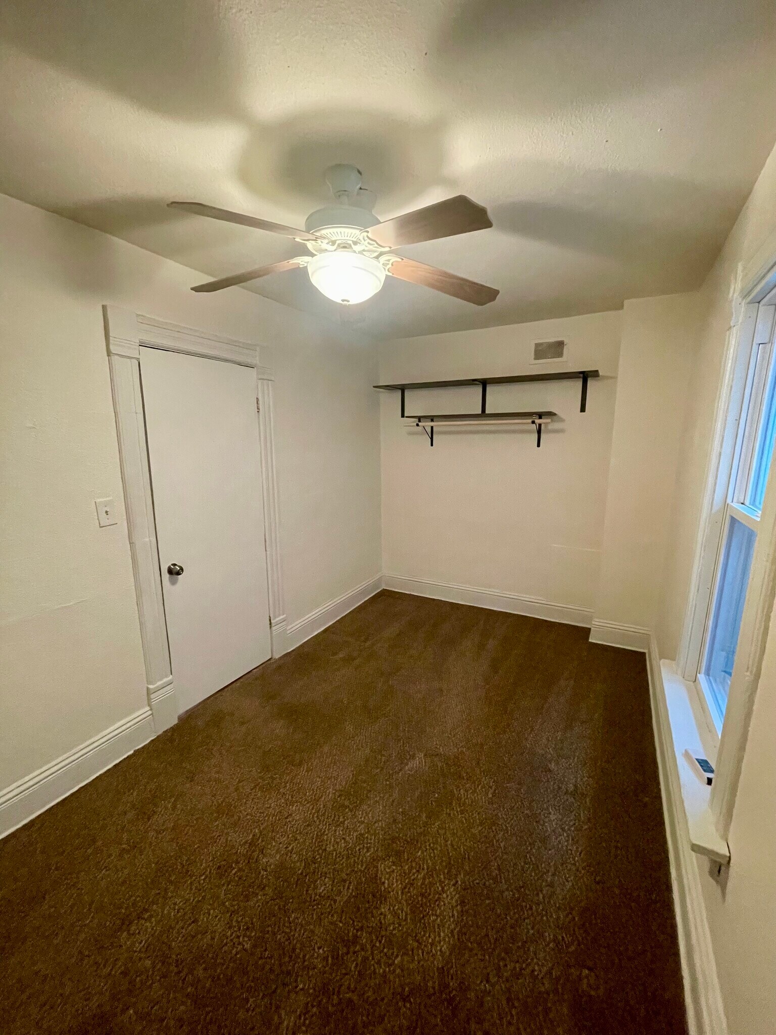 Building Photo - 439-441 E Dover St