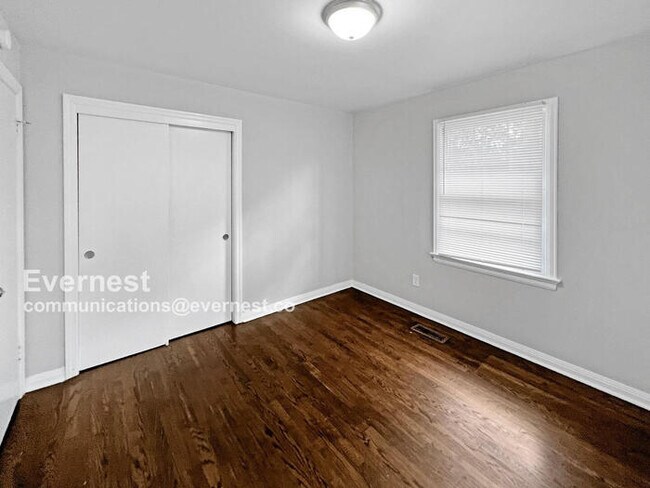 Building Photo - 236 13th Ave NW