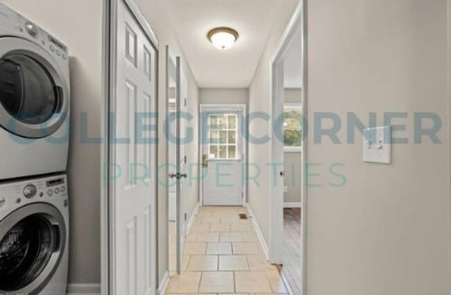 Building Photo - 1212 Brookwood Dr