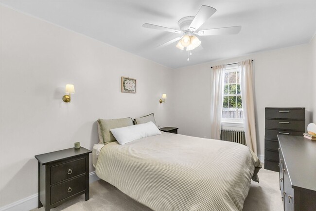 Building Photo - 36 Kulig St