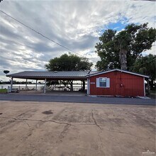 Building Photo - 8442 Lago Vista Dr