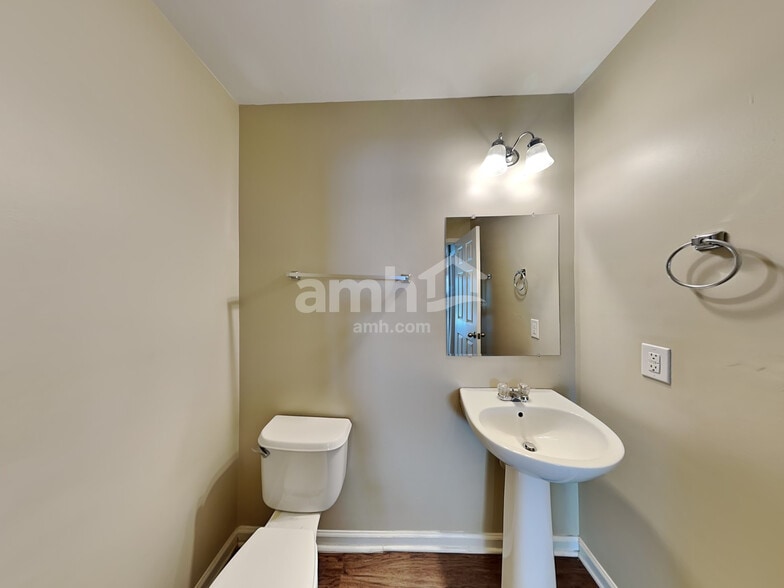 Building Photo - 202 Annaberg Ln