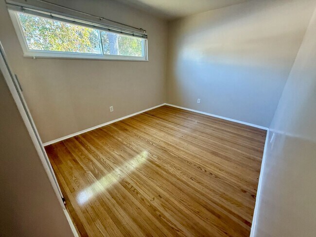 Building Photo - 4 Bed 2 Bath Home with Large Yard in Pacif...