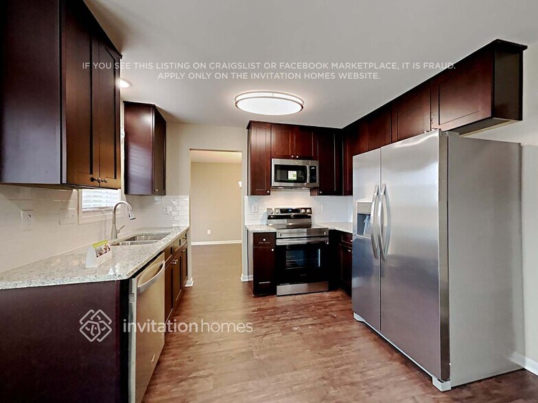 Building Photo - 729 Summey Farm Dr