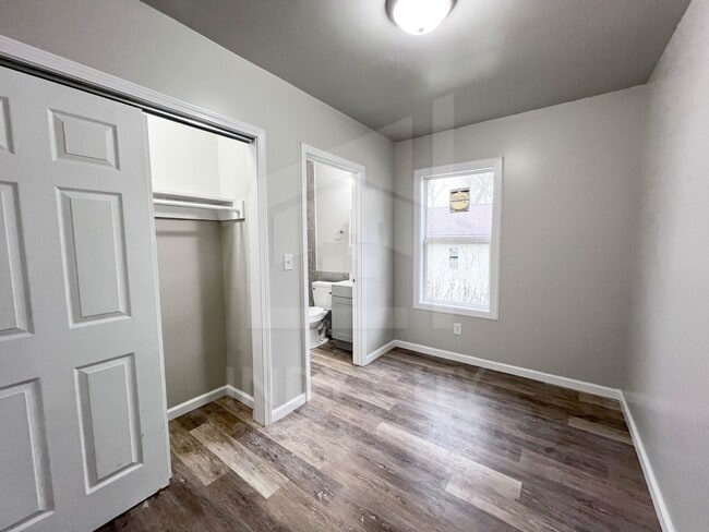 Building Photo - 2026 S State Ave