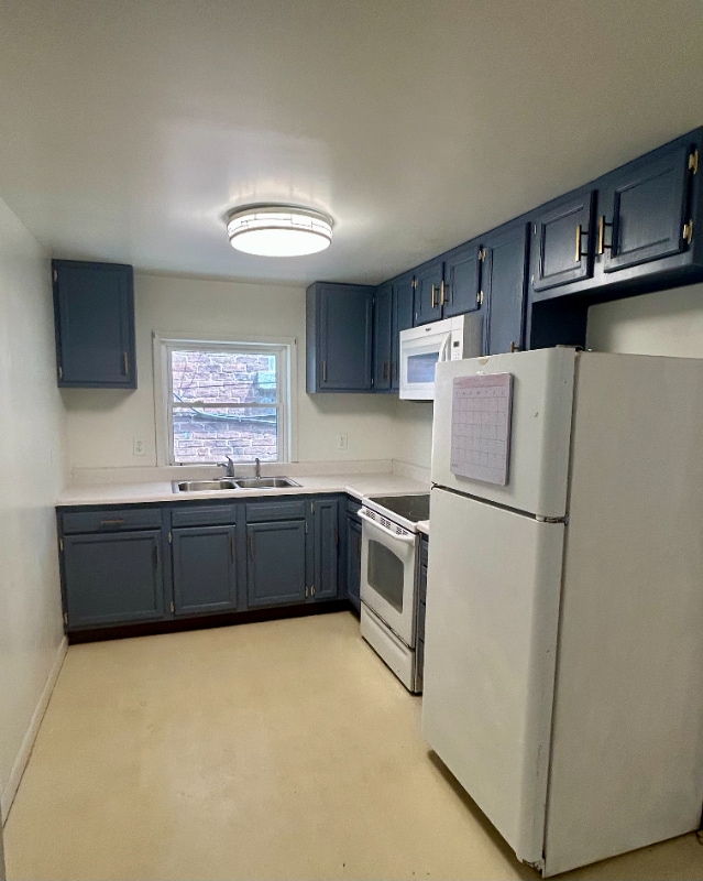 Building Photo - 286 S Branch St