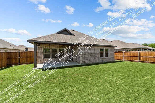 Building Photo - 2229 Maple Ridge Dr
