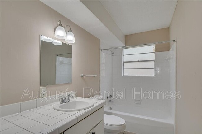 Building Photo - 331 Verdery Dr
