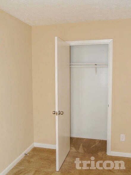 Building Photo - 6387 Laurel Post Dr