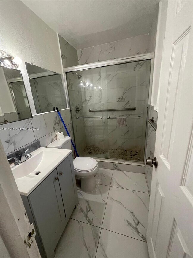 Building Photo - 2801 Mayo St