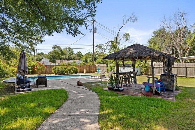 Building Photo - 9513 Braeburn Glen St