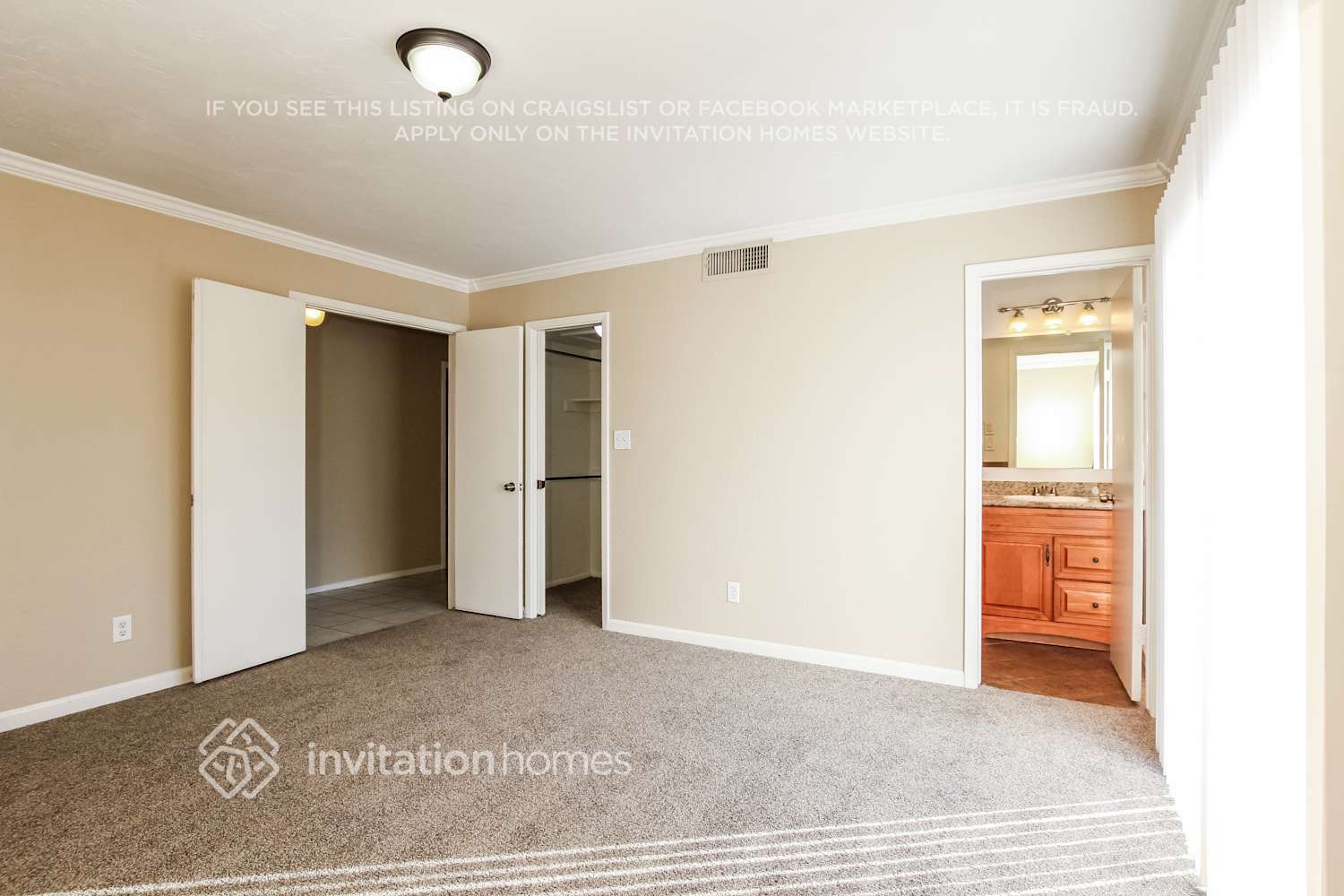 Building Photo - 9617 N 52nd Dr