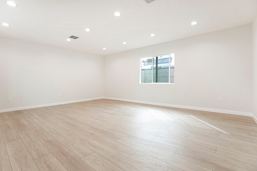 Building Photo - 13118 Branford St