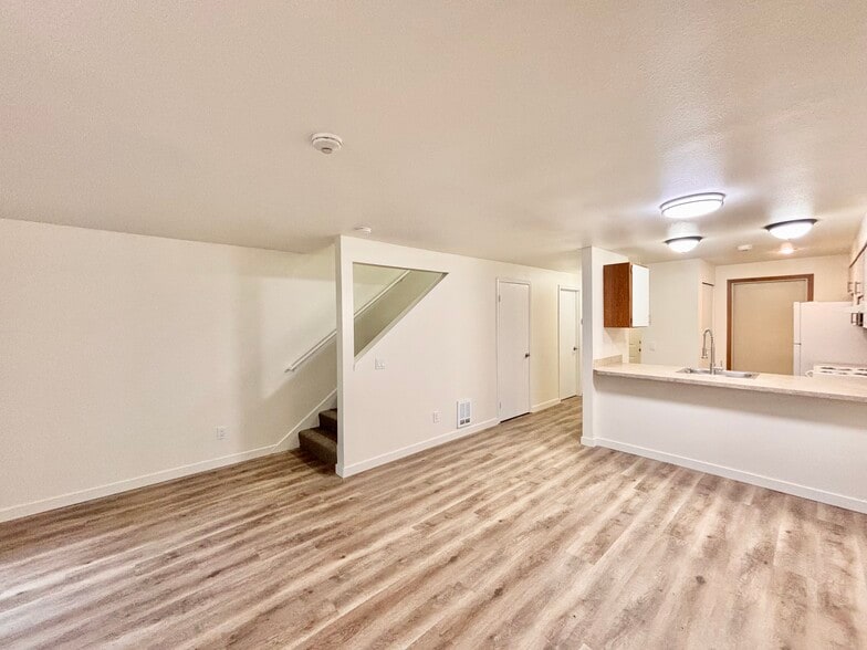 Building Photo - 21901 58th Ave W