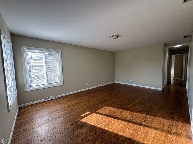 Building Photo - 7838 W 73rd Pl