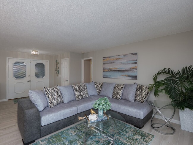 Building Photo - Turkey Furnished 3 Bed Pool Home in Venice