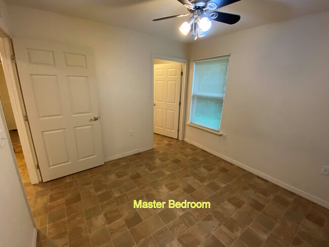 Building Photo - 154 Hurst St