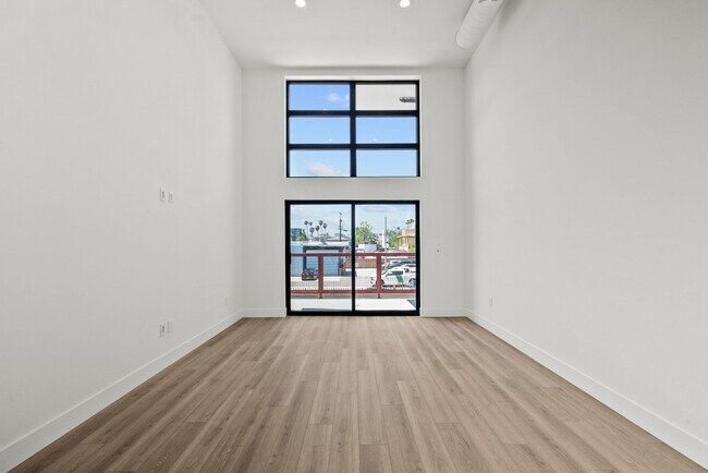 Building Photo - 5617 Klump Ave