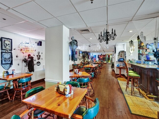 Building Photo - 9451 Live Oak Pl