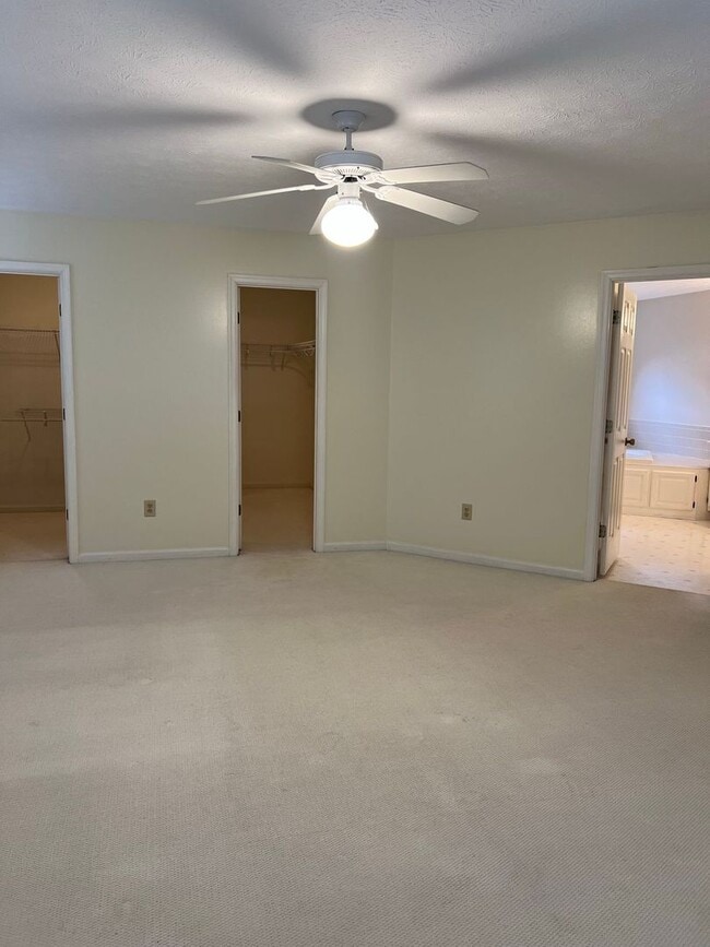 Building Photo - 110 Bugle Ct