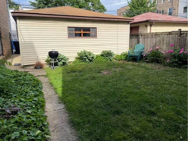 Building Photo - 2706 N Richmond St