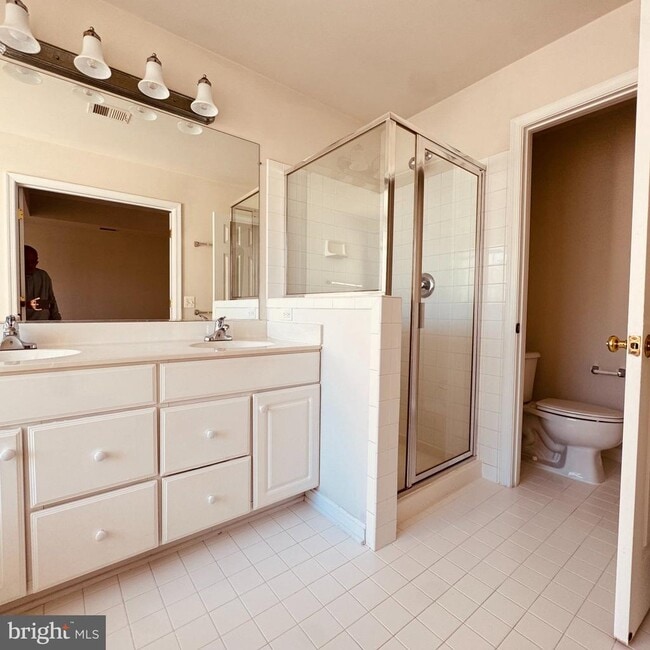 Building Photo - 8936 Singleleaf Cir