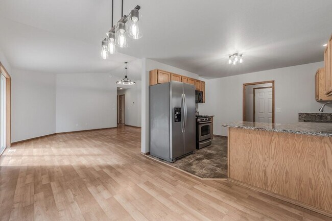 Building Photo - Hayden Rancher with RV parking