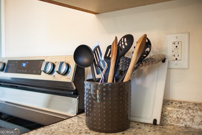 Building Photo - 161 Calhoun Rd