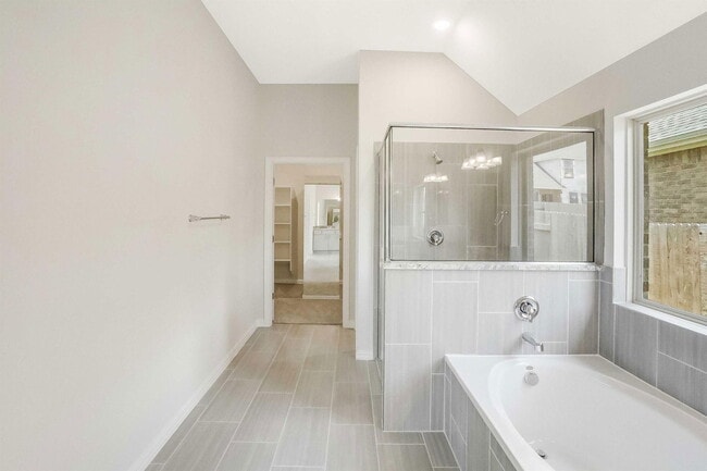 Building Photo - 335 Spinnaker Loop