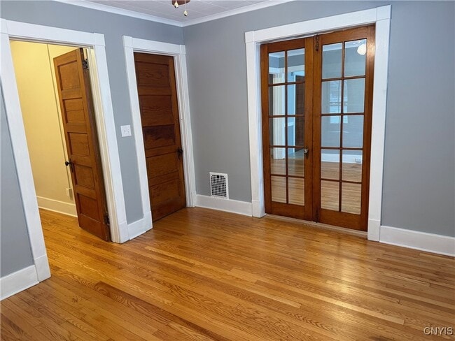 Building Photo - 812-814 Spencer St