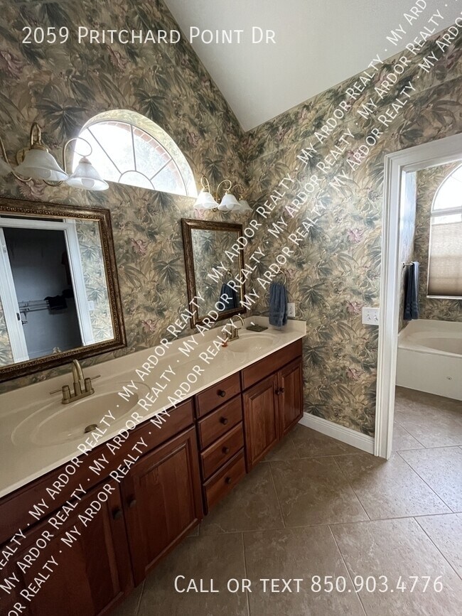 Building Photo - 2059 Pritchard Point Dr