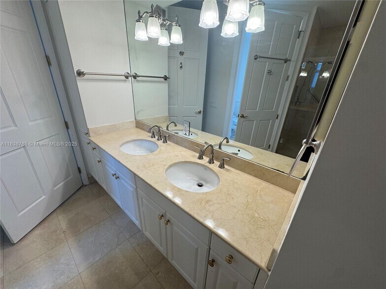 Building Photo - 626 Coral Way