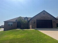 Building Photo - 590 Sorrento Dr