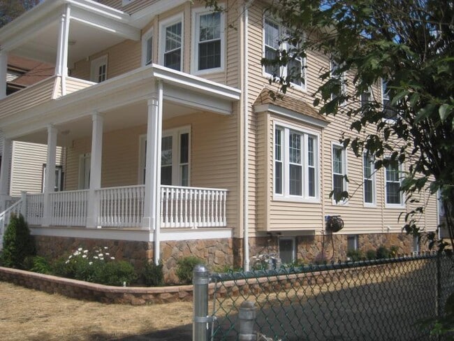 Building Photo - 54 Baker Ave