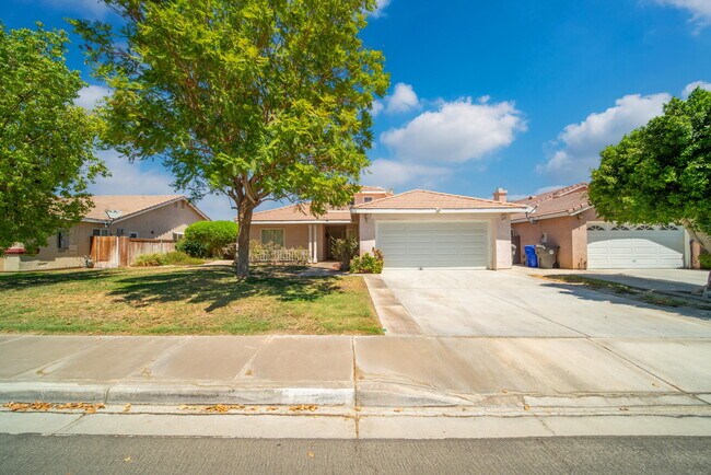 Building Photo - 80472 Suncastle Rd
