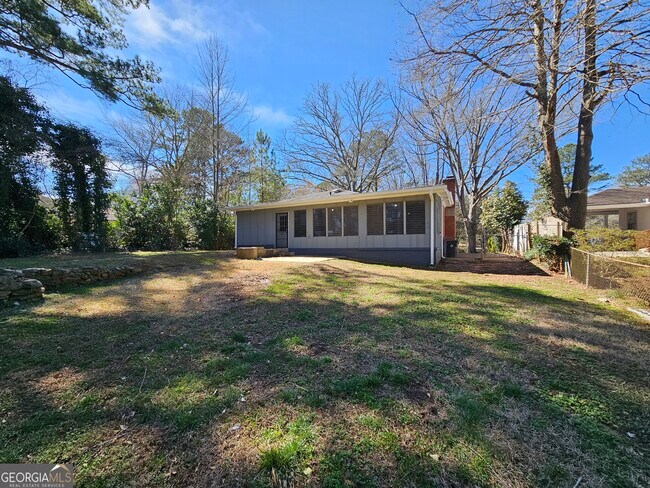 Building Photo - 2654 Plantation Dr