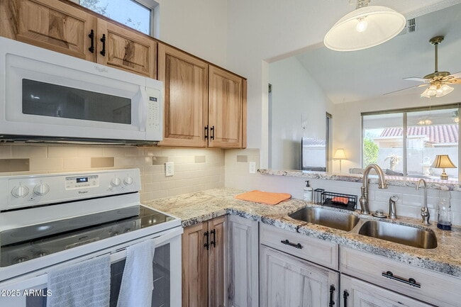 Building Photo - 4269 E Cassia Ln