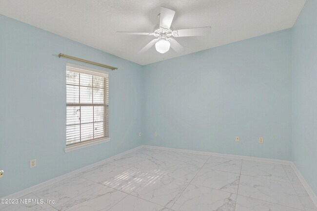 Building Photo - 429 Sea Spray Ln