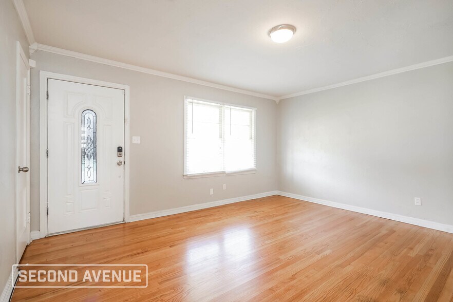 Building Photo - 4021 SE 27th St