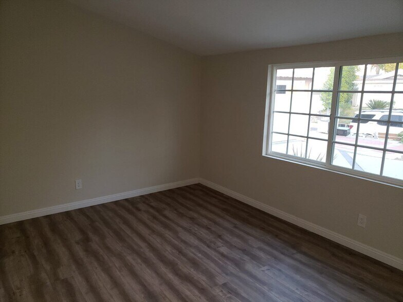 Building Photo - 5853 McDonie Ave