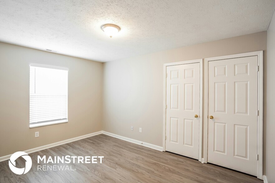 Building Photo - 10715 Tanbark Dr