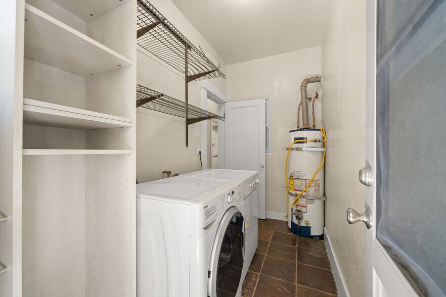 Building Photo - 219 Redondo Ave