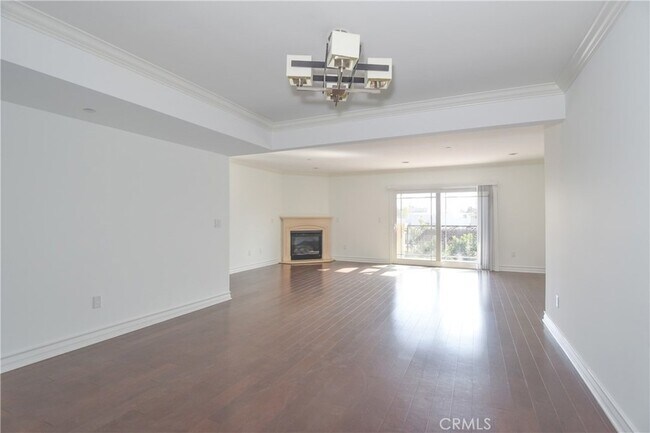 Building Photo - 11911 Mayfield Ave