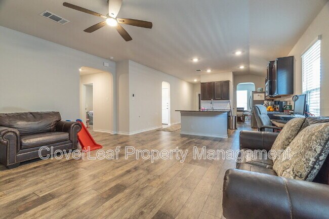 Building Photo - 6819 Whisper Grv