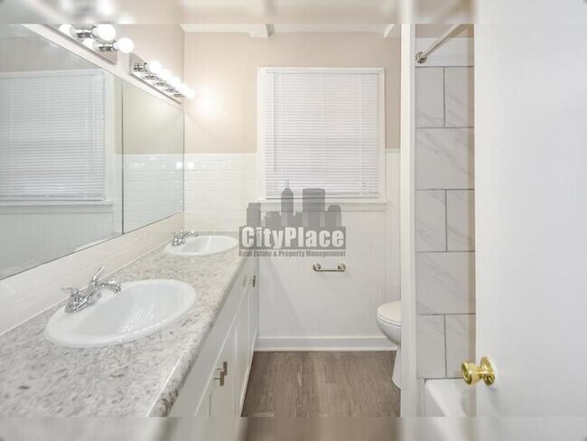 Building Photo - 9162 E 17th St