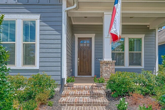 Building Photo - 17026 Canosa Dr
