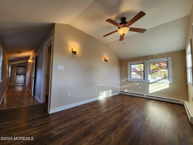 Building Photo - 43 Shoreland Terrace