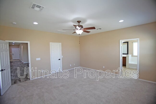 Building Photo - 18028 W Golden Ln