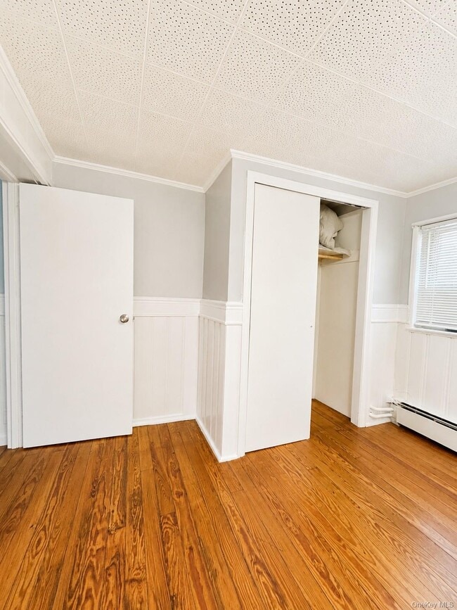 Building Photo - 2329 Throop Ave