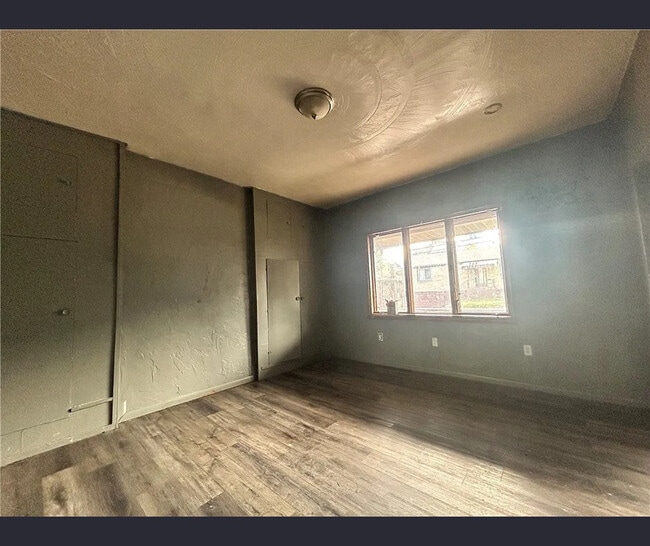 Building Photo - 2405 Harrison St